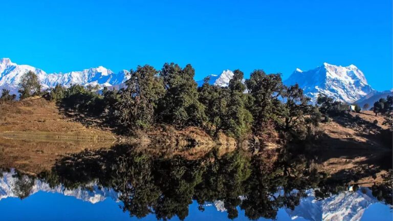 Deoria Tal Uttarakhand